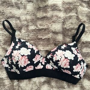 PINK Wear Everywhere Wireless Lightly Lined Bra